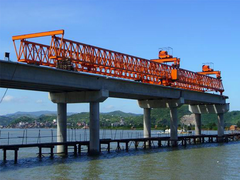 能耗低、性能強(qiáng)的工程門(mén)機(jī)，力薦華中起重的“老黃?！迸飘a(chǎn)品！